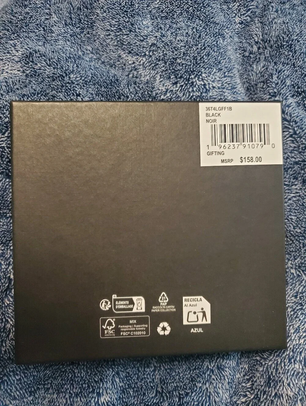 Michael Kors Wallet & Keychain Set